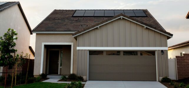 Fotovoltaická elektrárna nebo solární elektrárna?